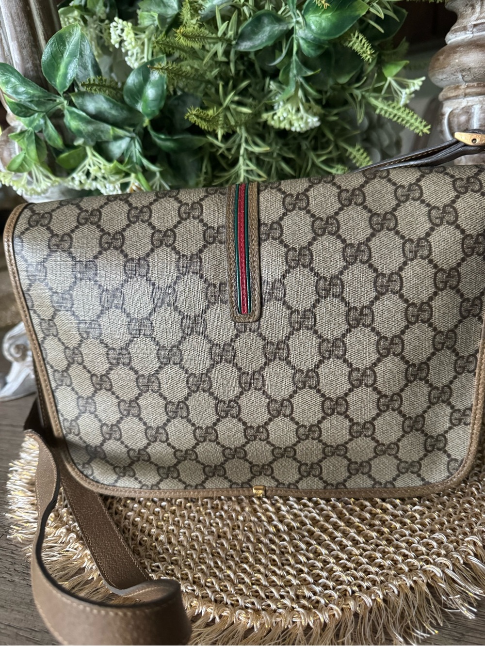 Gucci VINTAGE GG Supreme Canvas Crossbody w/ Web Stripe Good Preloved Condition - Picture 2 of 15